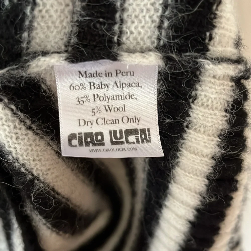 Ciao Lucia Sweater - Picture 2 of 3